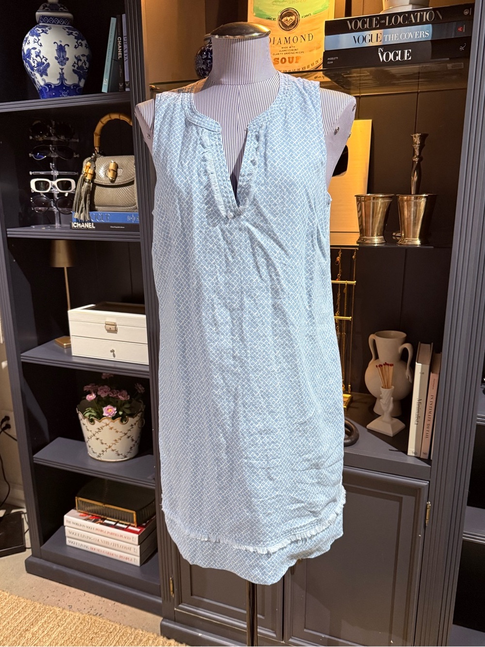 Tommy Bahama Split-Neck Linen Sheath Dress – Light Blue Diamond Print – Size M